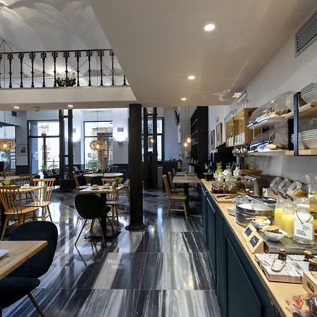 Petit Palace Plaza De La Reina Szálloda 3*