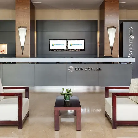 伊鲁尼瓦伦西亚4号康福特尔酒店