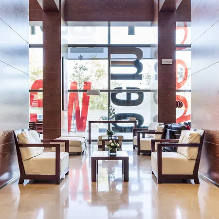 伊鲁尼瓦伦西亚4号康福特尔酒店 瓦伦西亚