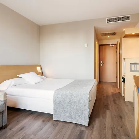 伊鲁尼瓦伦西亚4号康福特尔酒店 酒店 瓦伦西亚