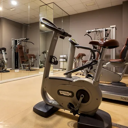 伊鲁尼瓦伦西亚4号康福特尔酒店 4* 瓦伦西亚