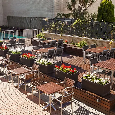 伊鲁尼瓦伦西亚4号康福特尔酒店 酒店 4*