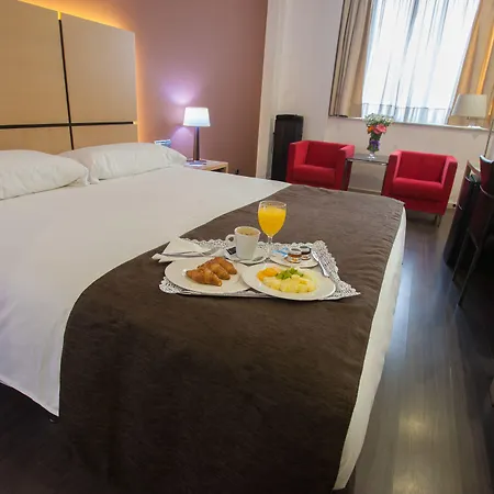 Silken Puerta 4*