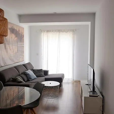 Arts 4 - Private Sunny Terrace & 2 Baths Apartament *
