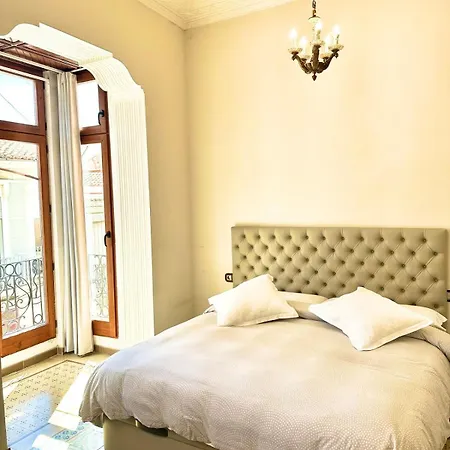 Beautiful House With Terrace 아파트