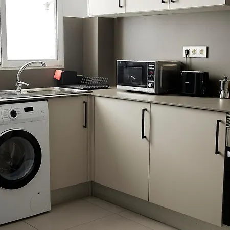 Arts 4 - Private Sunny Terrace & 2 Baths 公寓