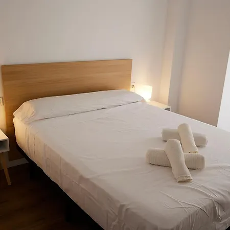 Arts 4 - Private Sunny Terrace & 2 Baths