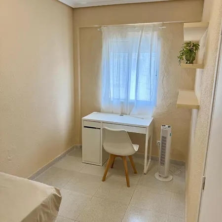 1st Line Direct Access Private Parking Daire *