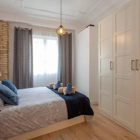 With Terrace In Extramurs Валенсия