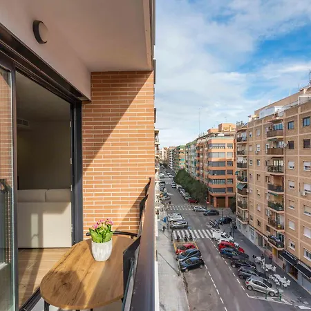 Brand New And Stylish 1 Bdr By Invalencia