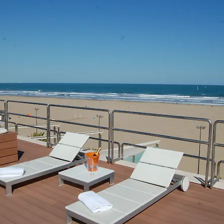 Отель Neptuno Playa &