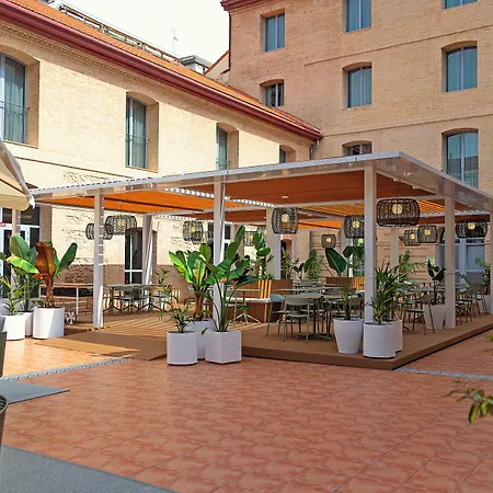 Dwo Hotel 4*