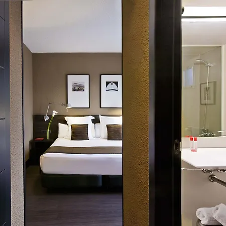 瓦伦西亚媒介酒店 4*