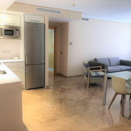 毕加索广场公寓 公寓 *