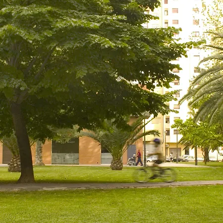 毕加索广场公寓