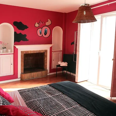 Hostel Purple Nest *