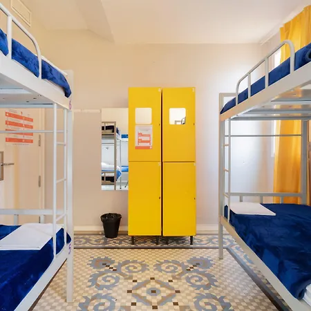 Purple Nest Hostel *