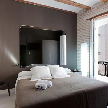 Cosy Embajador Gasthuis 2*