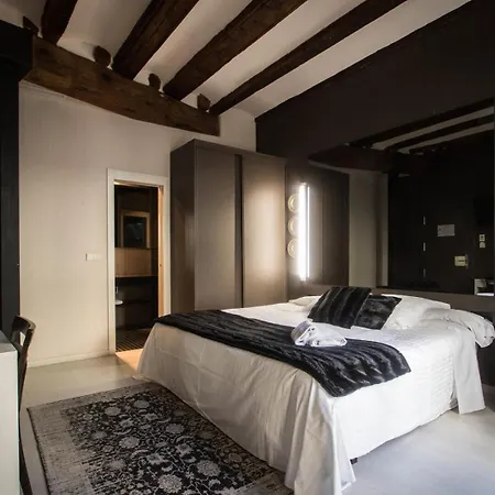 Gasthuis Cosy Embajador Valencia