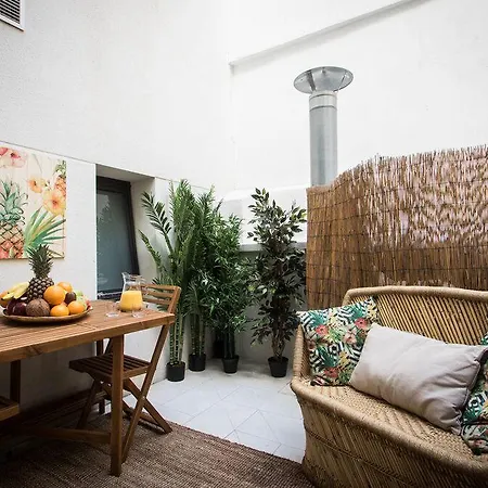 Gasthuis Cosy Embajador 2*