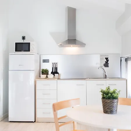 Mate Oliveira - Centre, 3* Valencia