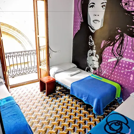 유스 바이 핏업 호스텔