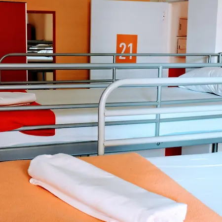 Feetup Backpackers אכסניה