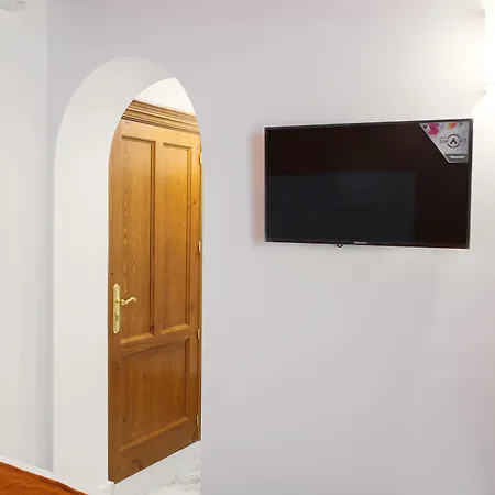 Ad Hoc Carmen Hotel 2*