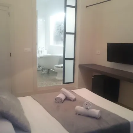 Nwt Station 2* Valência