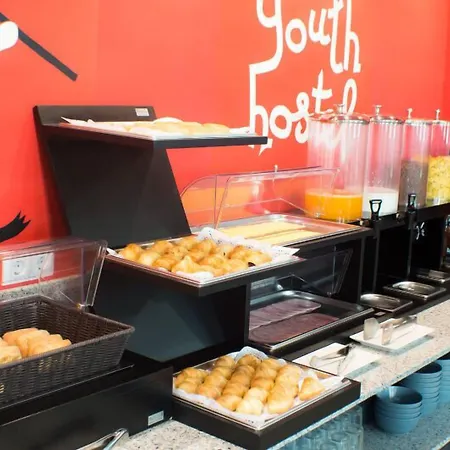 Vandrerhjem Quart Youth & *