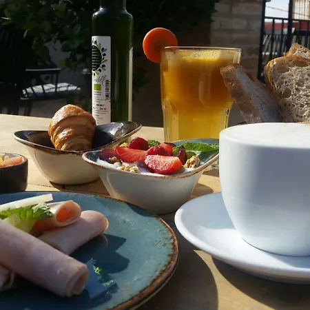 Hotel The Valentia Cabillers 4*