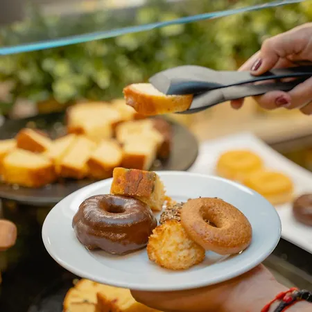 Rh Sorolla Centro Hotel 3*