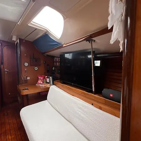 Exclusive Unique Experience On A Sailboat Year Round Tnina Botel