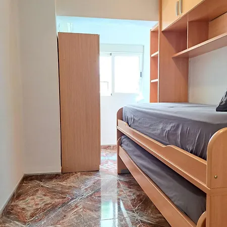 En Un Piso Compartido * فالنسيا