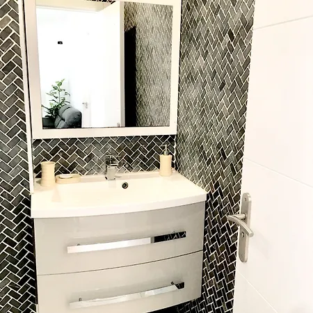 Oyo Duc De Gaeta فالنسيا