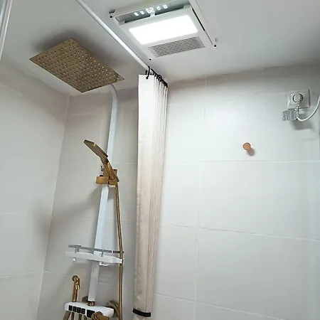 Close Sea Metro And Ciutat De Les Arts I Les Ciencies Homestay