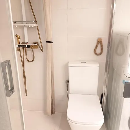 Close Sea Metro And Ciutat De Les Arts I Les Ciencies Pansiyon *