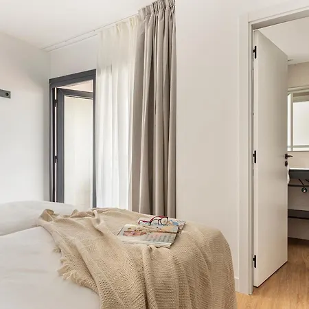 B48 Feria Aparthotel 4*