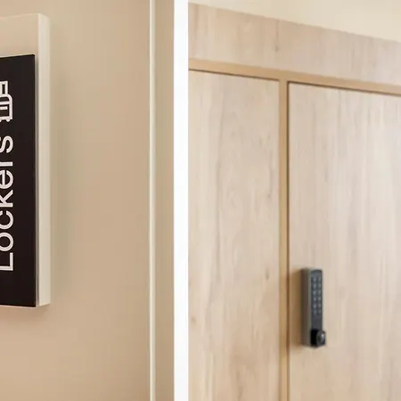 B48 Feria Lägenhetshotell 4*