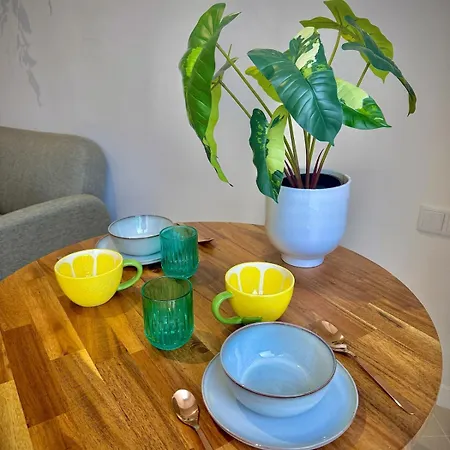 Glamour 2 Next To The Center