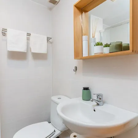 Invalencia Negrito Flat 3 Bdrm & 2 Wc Center *