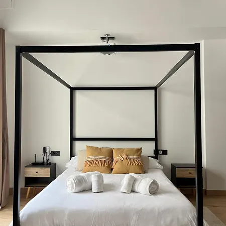 Acogedor Frente A Plaza De La Iglesia *