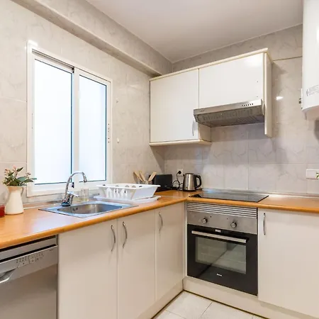 Invalencia Negrito Flat 3 Bdrm & 2 Wc Center *