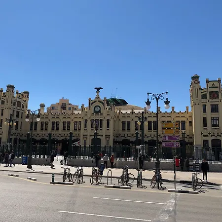 Flats Friends Plaza De La Reina 게스트하우스 발렌시아