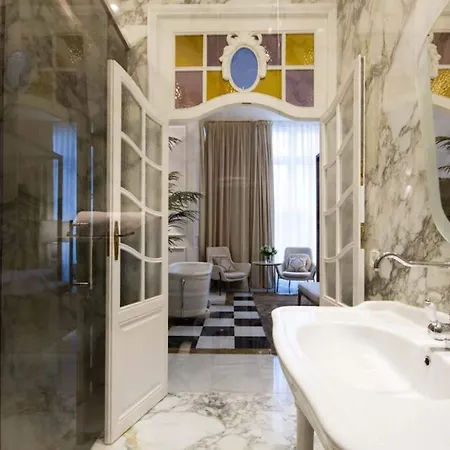 Myr Palacio Vallier מלון