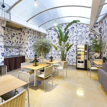 מלון & Co. Quart Boutique 3*