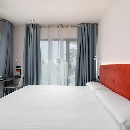 Az Hqtel Arena