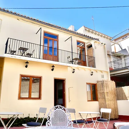 Bird House Bed & Breakfast 3*