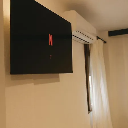 Lejlighed Cozy En Ruzafa 2-3 Personas Con Aire Acondicionado Y Salida Directa A Terraza *