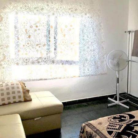 Oyo Torres De Quart Guest house 2*